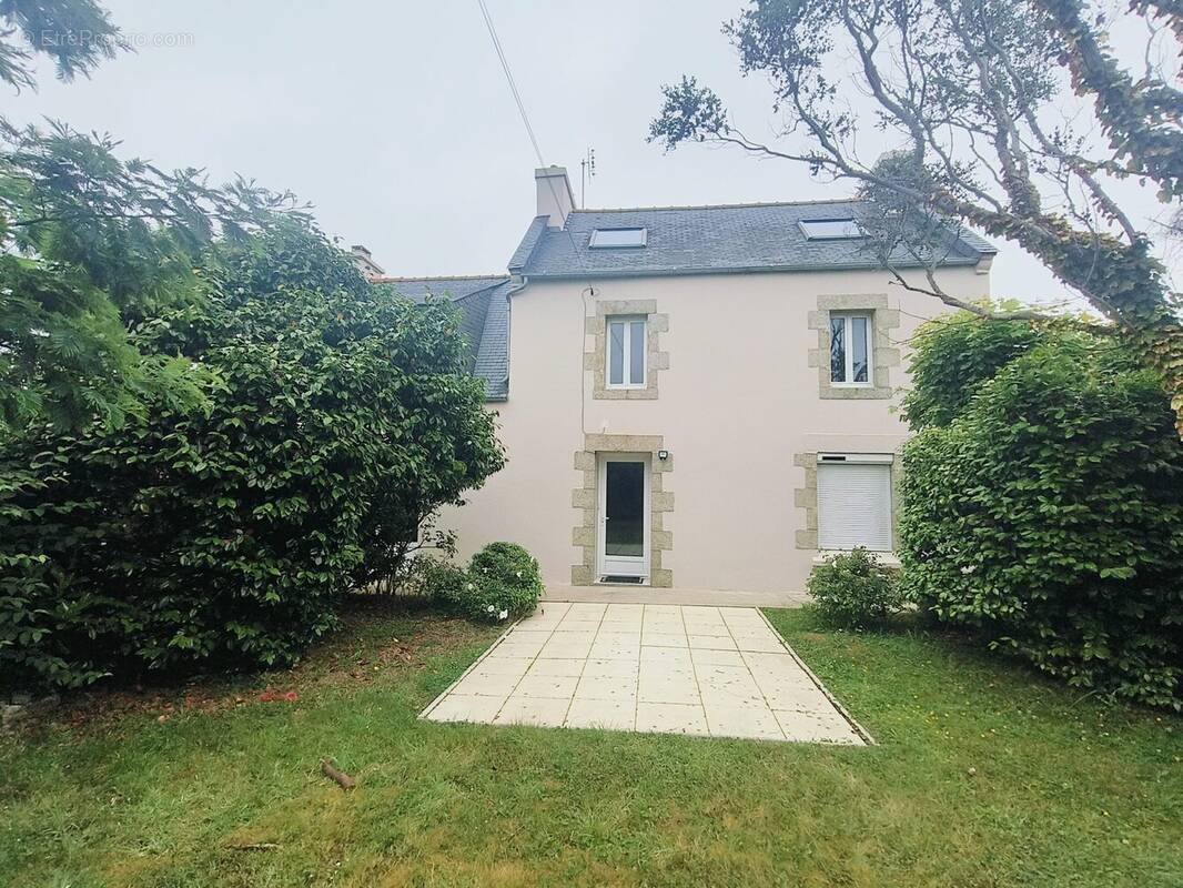Maison à PLOUGUERNEAU