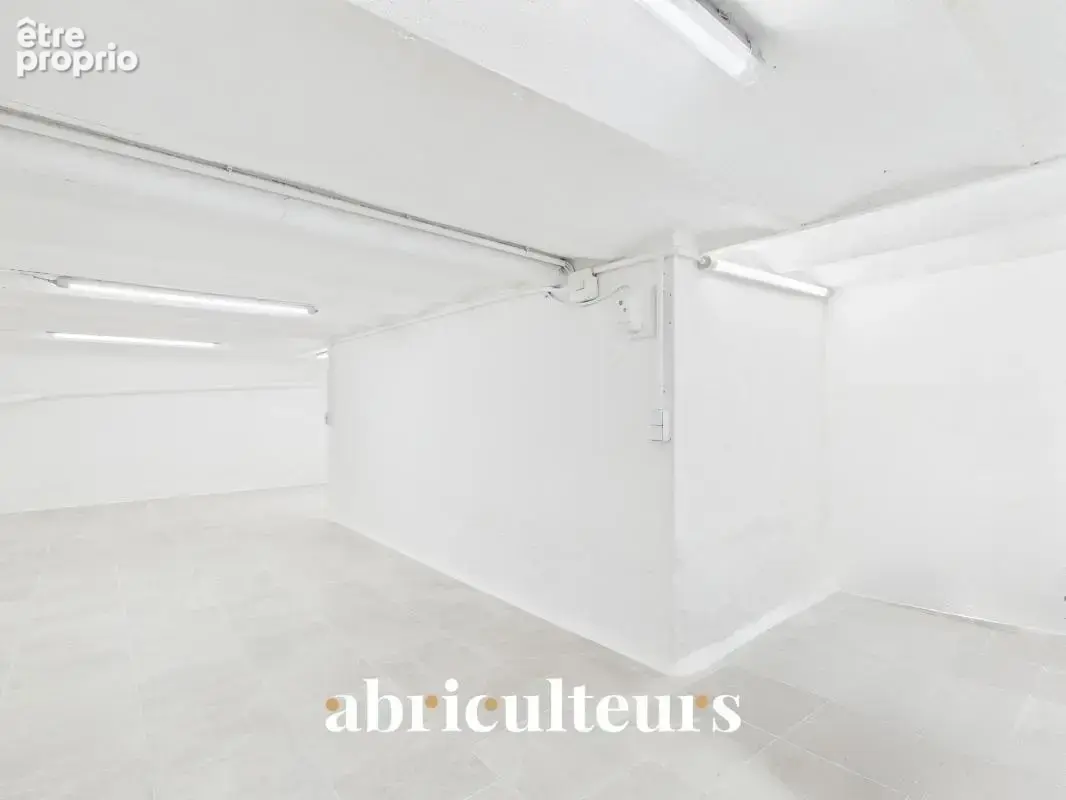 Local professionnel rénové 40 m² avec parking privé en vente au Quartier Libération à Nice  (06000) - photo 5