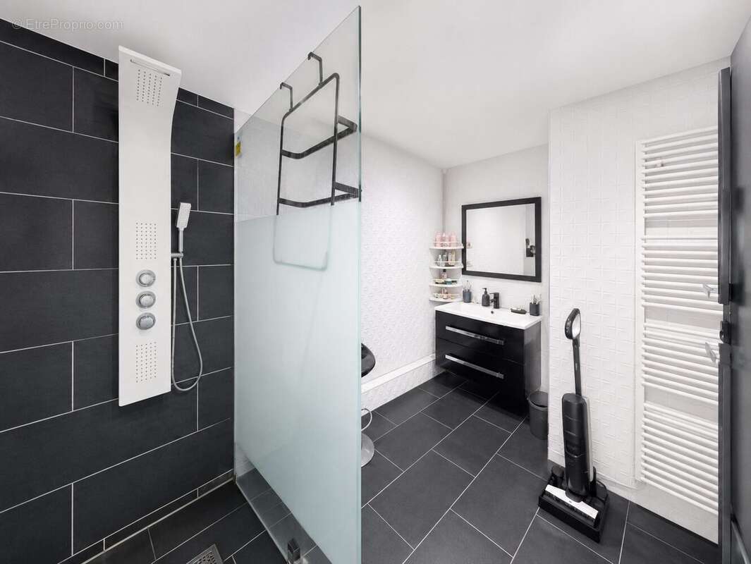 Maison 194 m² à Plan-De-Cuques  - photo 8
