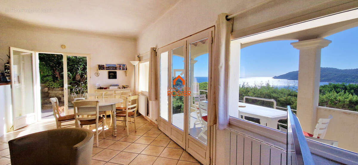 Maison à HYERES