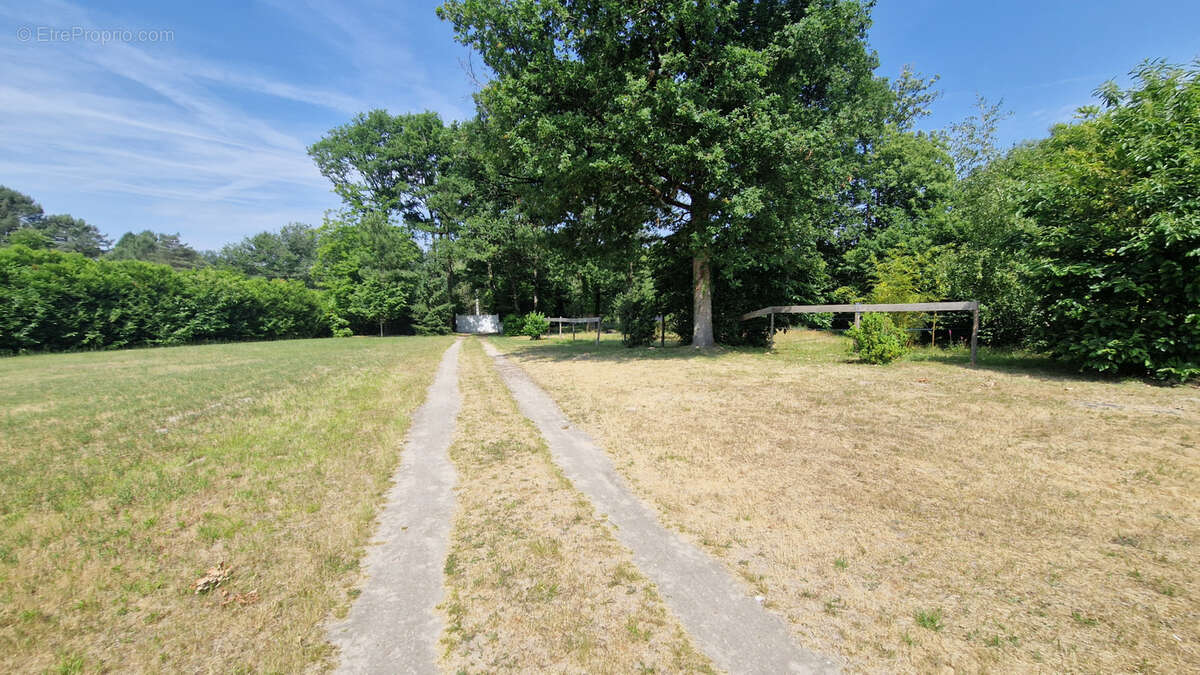Maison à AVRILLE-LES-PONCEAUX