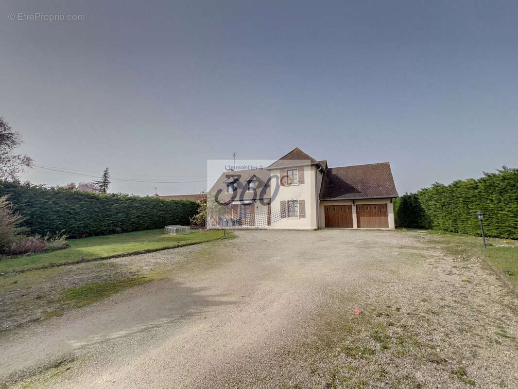 Maison 150 m² à Louhans  - photo 3