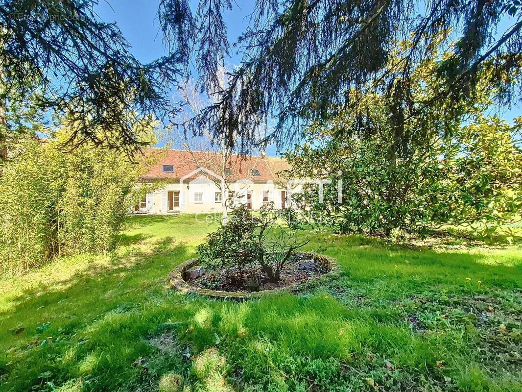 Photo 1 - Maison à HOUDAN
