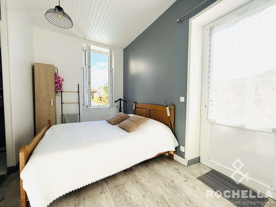 Maison à SAINT-JEAN-D'ANGELY