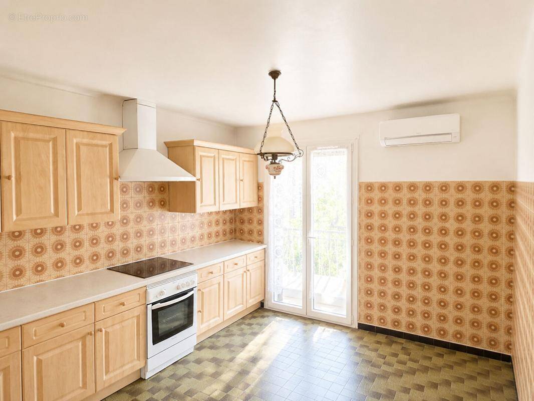 Appartement à LE MUY