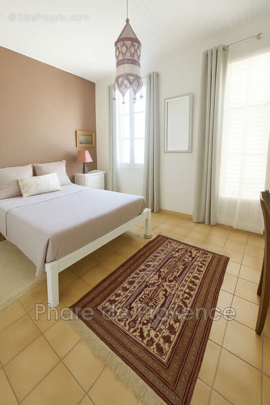 Appartement à MARSEILLE-2E