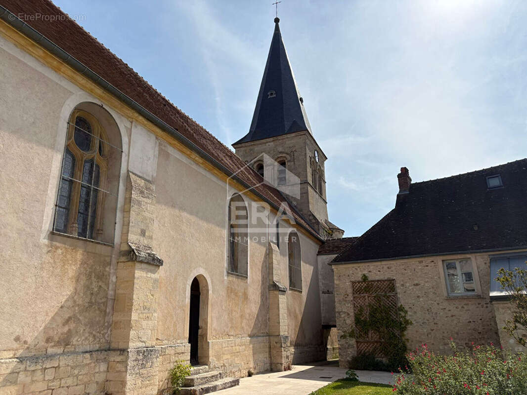 Maison à CRESPIERES