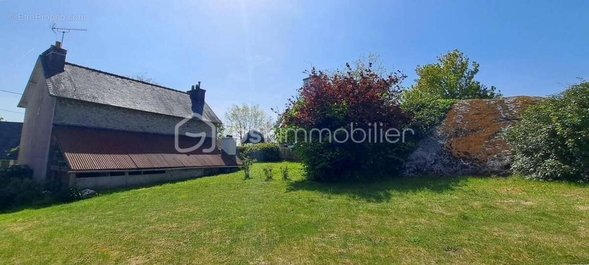 Maison à HUELGOAT