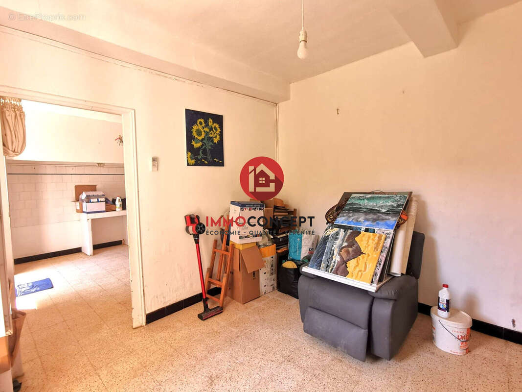 Maison à LAUDUN-L'ARDOISE