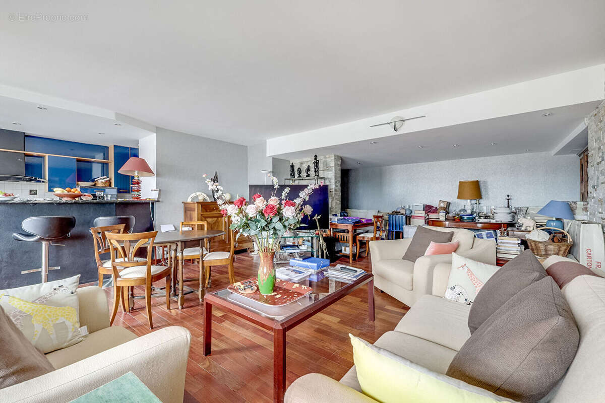 Appartement à PARIS-14E