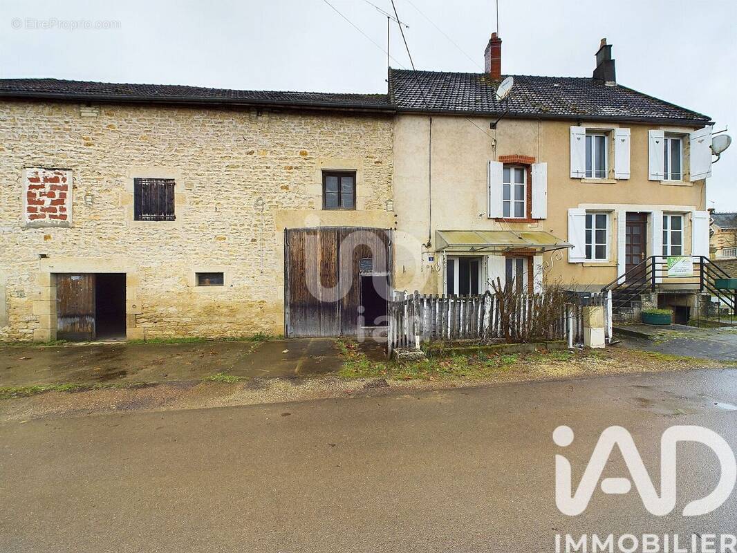 Photo 1 - Maison à DORNECY