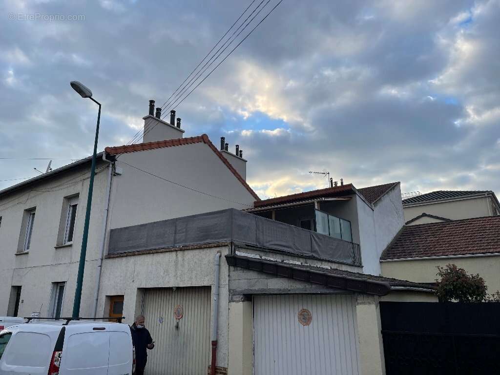 Appartement à GENNEVILLIERS