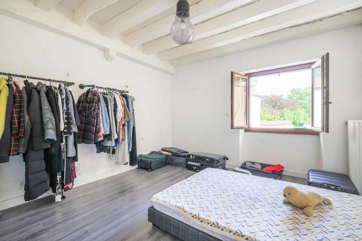 Maison à LINAS