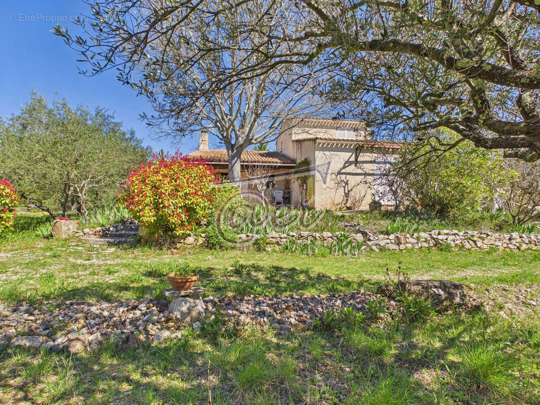 Maison à TAVERNES