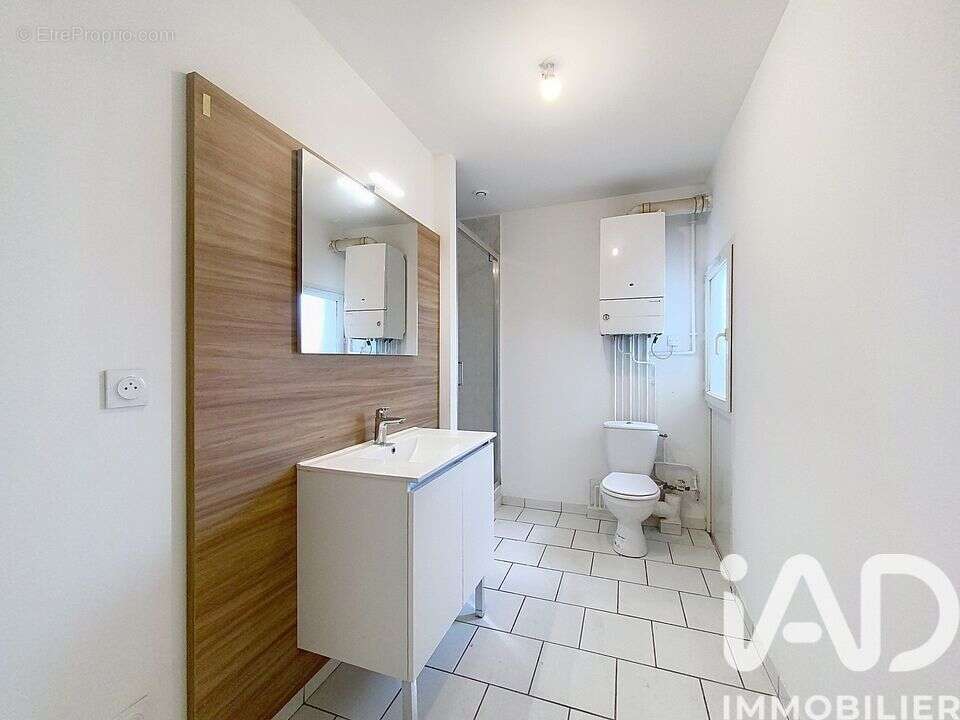 Photo 9 - Appartement à DECINES-CHARPIEU