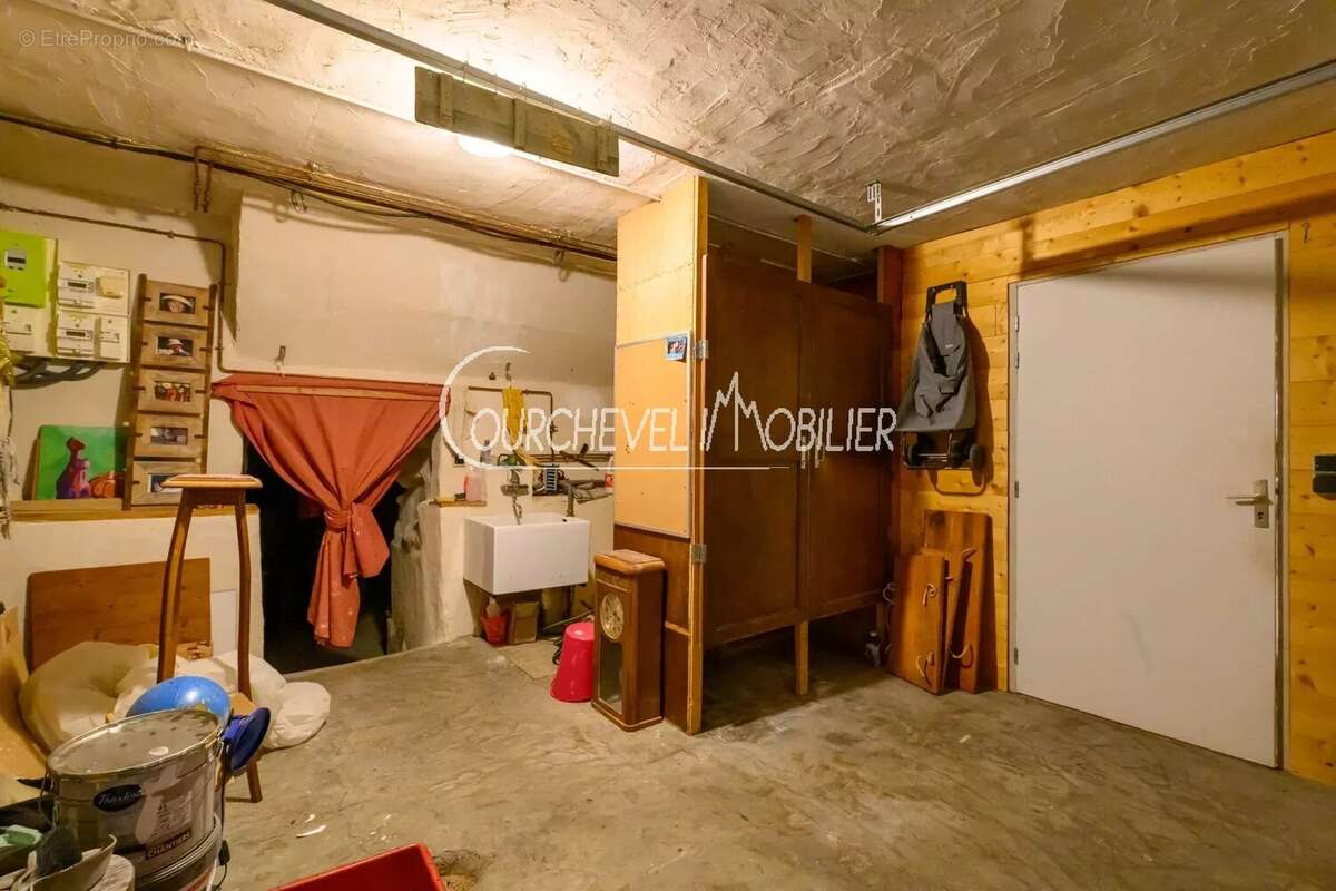 Maison à LES ALLUES