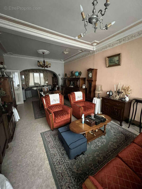 Maison à ORIGNY-SAINTE-BENOITE