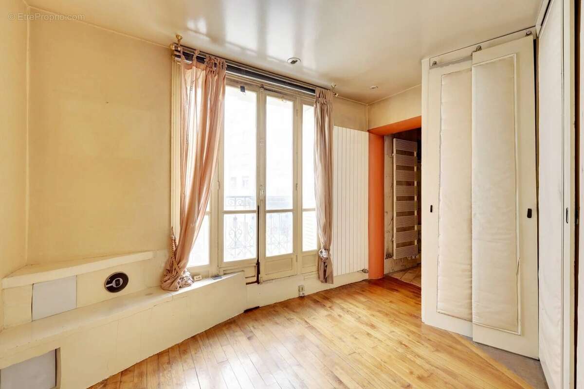 Appartement à PARIS-18E