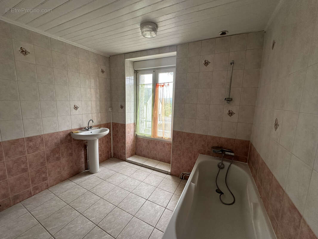 Maison à LA CHAPELLE-NEUVE