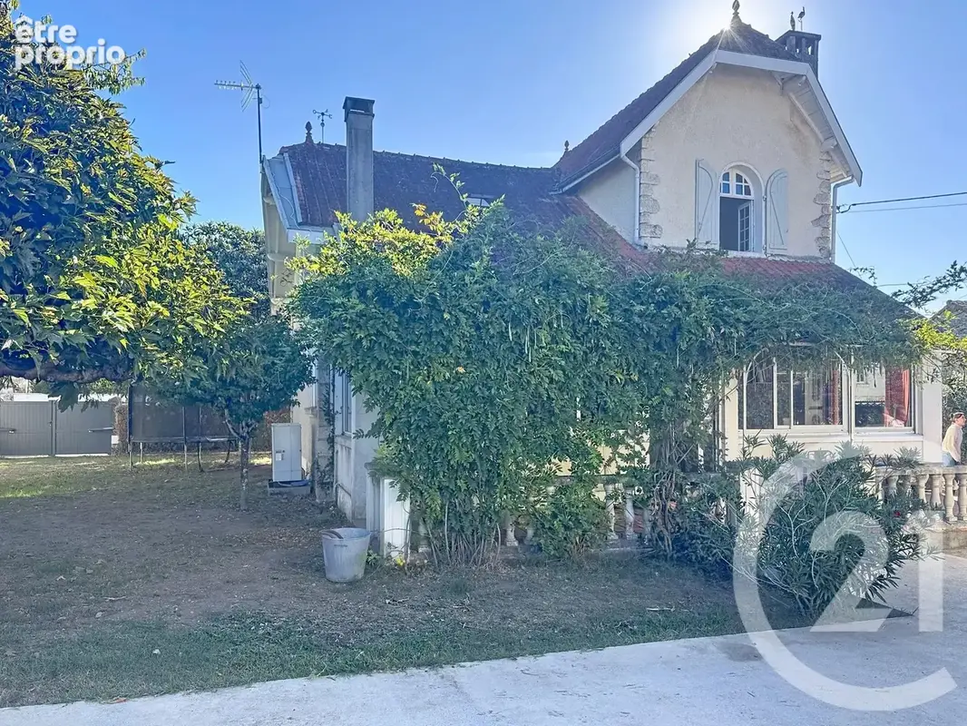 Maison 5 pièces 133 m² à vendre à Gond-Pontouvre (16160) - photo 3