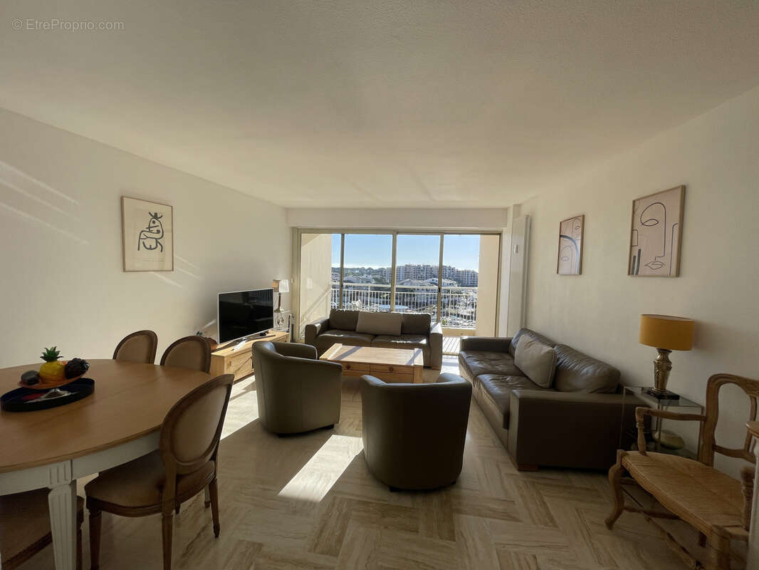 Appartement à MANDELIEU-LA-NAPOULE