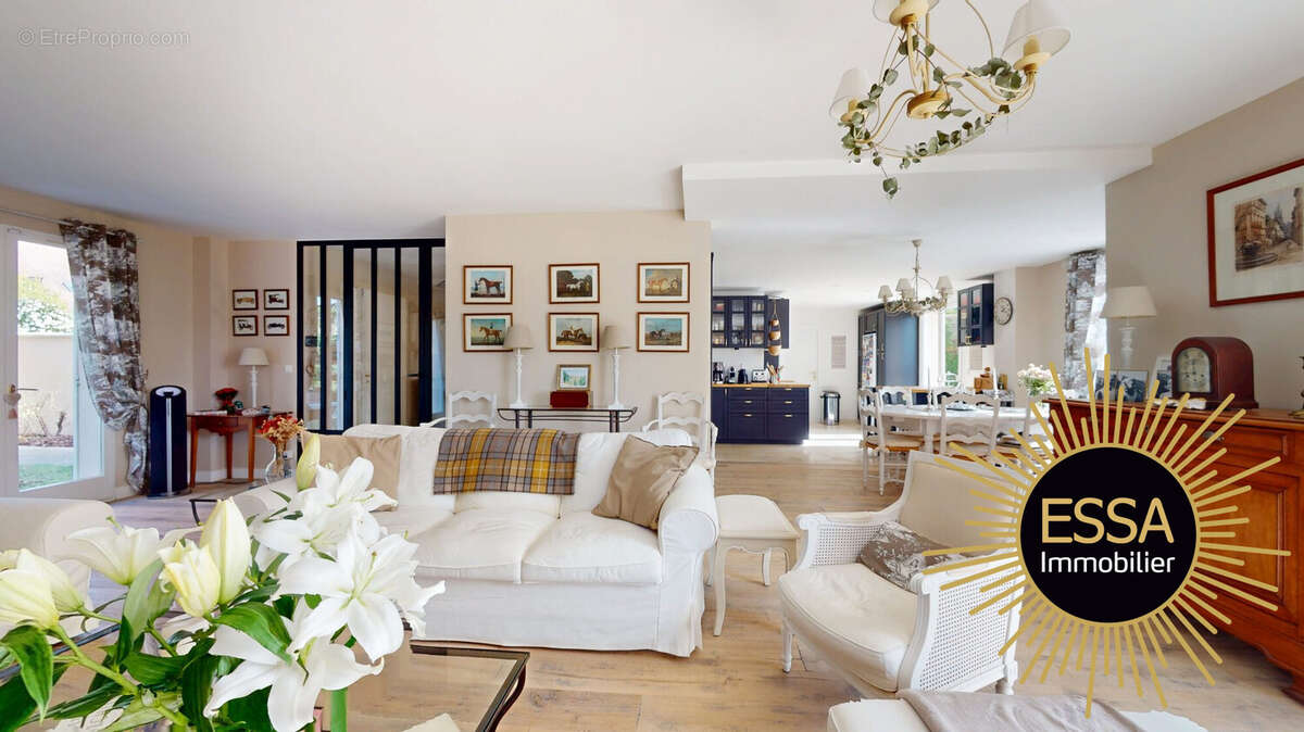 Maison à SAINT-NOM-LA-BRETECHE