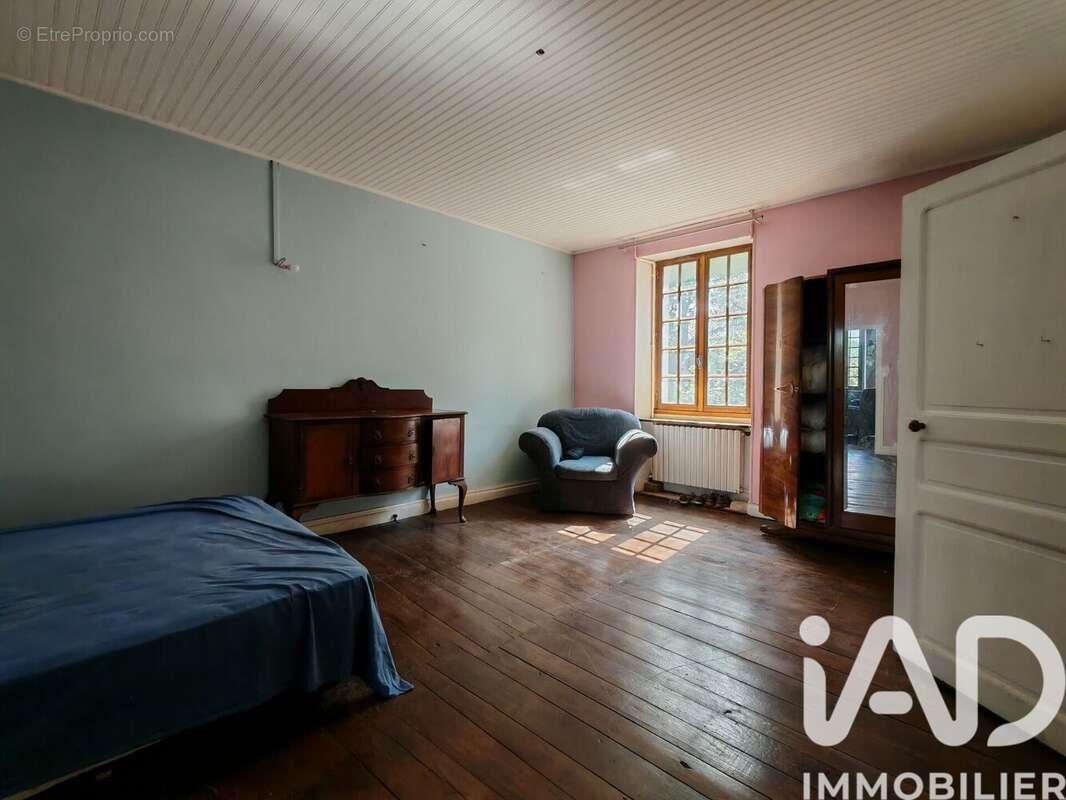 Maison 250 m² à Montjean  - photo 9