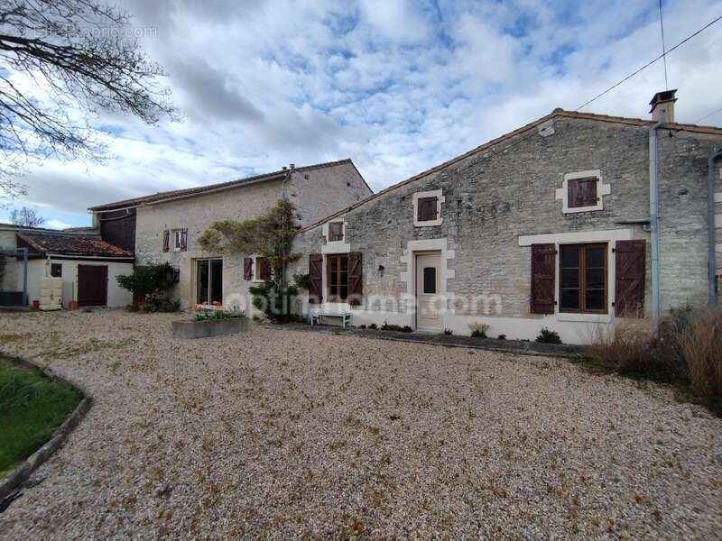 Maison à RANVILLE-BREUILLAUD
