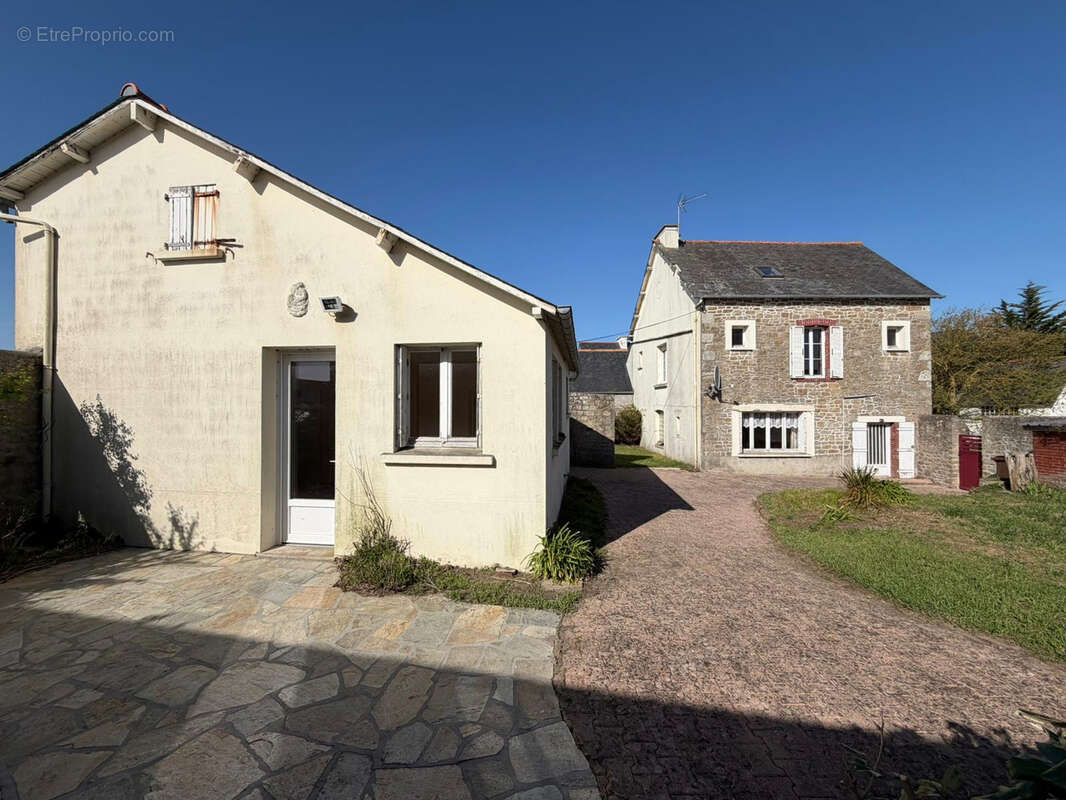 Maison à SAINT-JACUT-DE-LA-MER