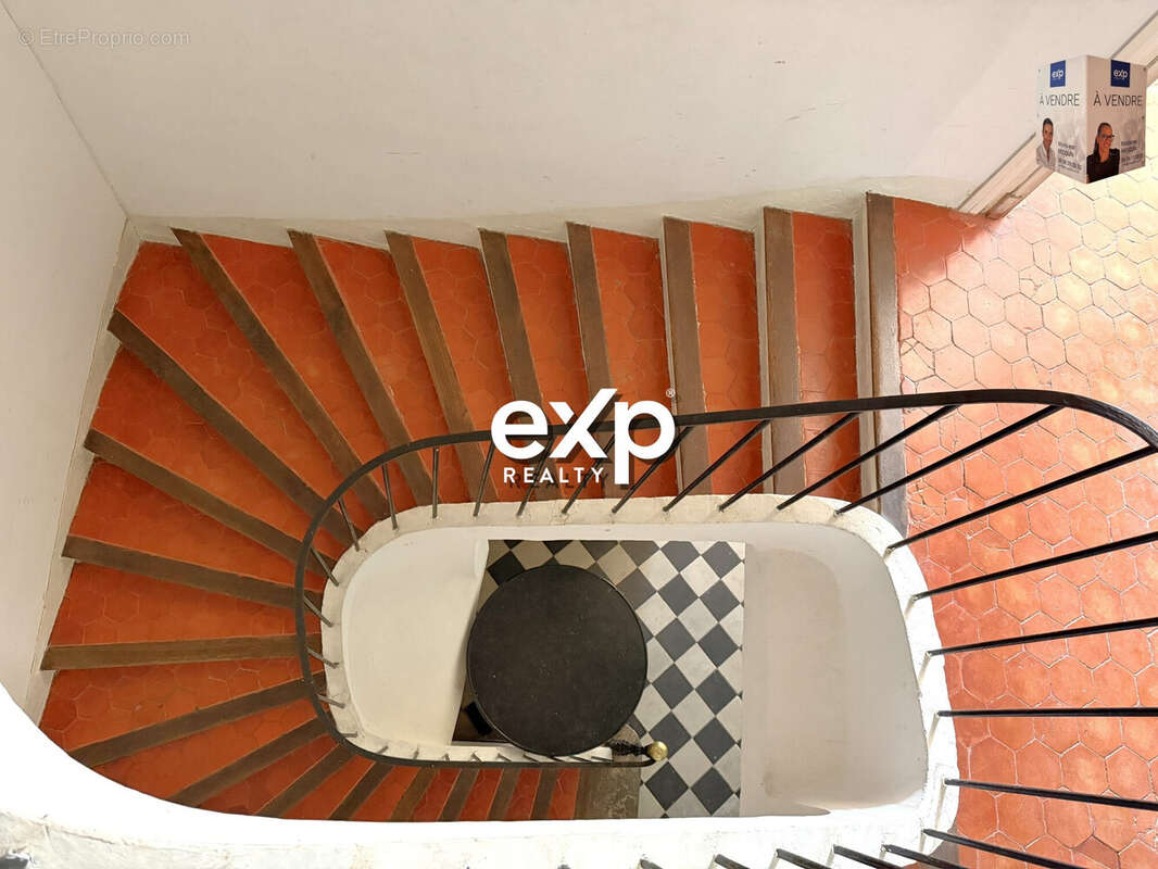 Maison à LE REVEST-LES-EAUX