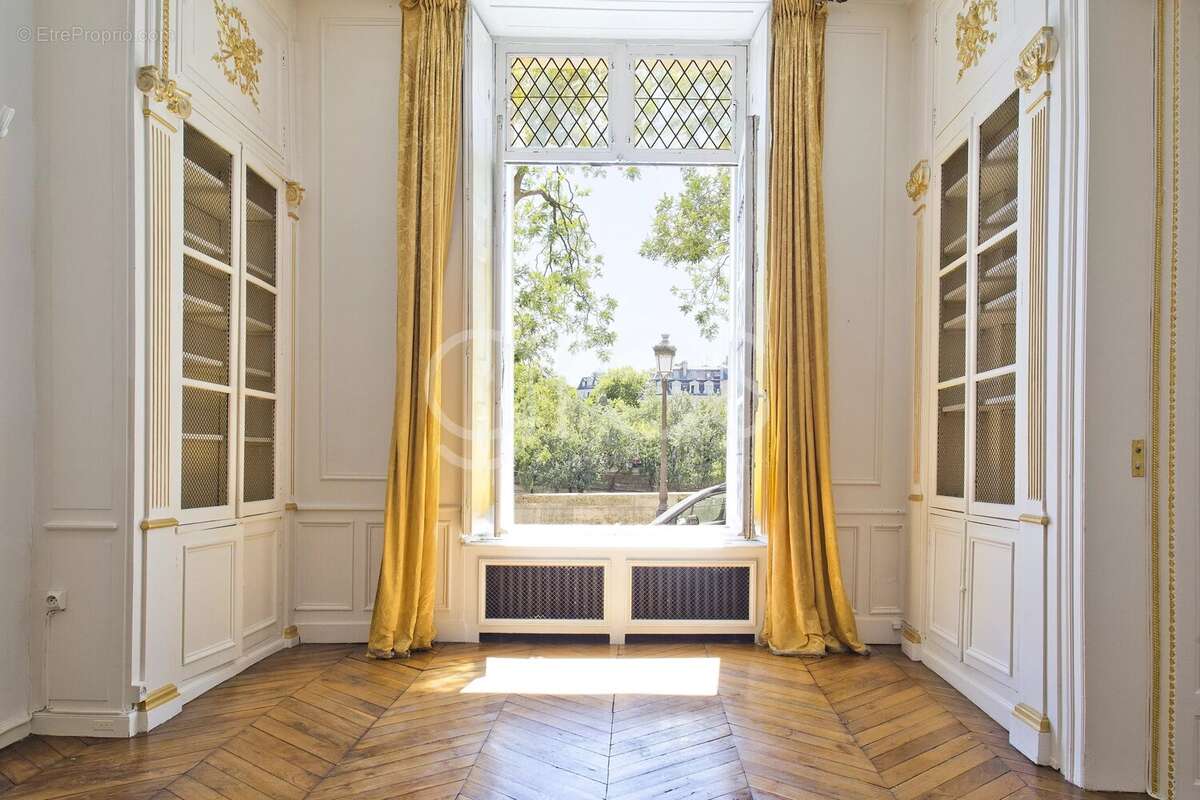 Appartement à PARIS-4E