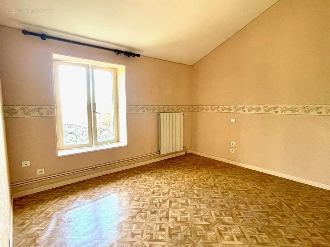 Maison à MIREBEAU
