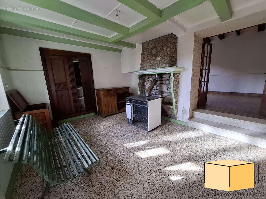 Maison à SAINT-MARTIN-DE-BAVEL