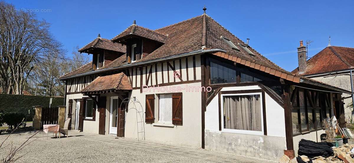 Maison à LA VENDUE-MIGNOT