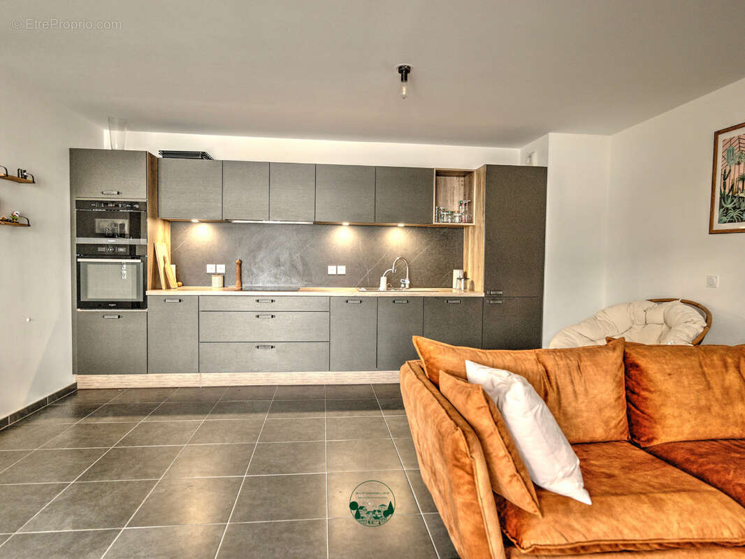 Photo 2 - Appartement à SAINT-GENIS-POUILLY