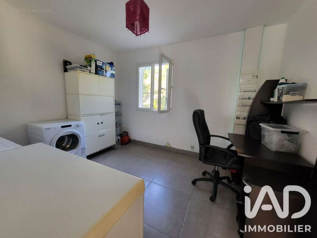 Photo 8