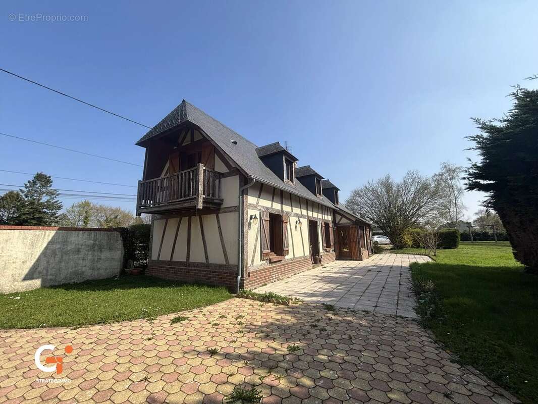 Maison à LES HOGUES