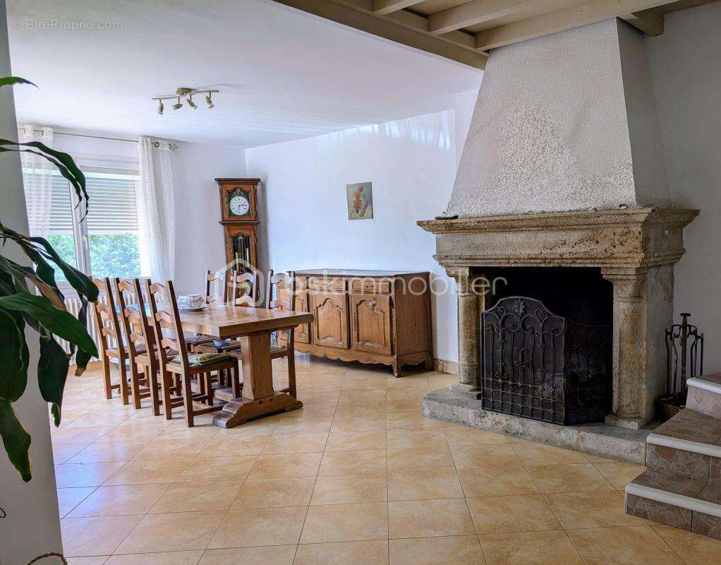 Propriété de 176 m² avec piscine, T2 indépendant et 3 garages - photo 6