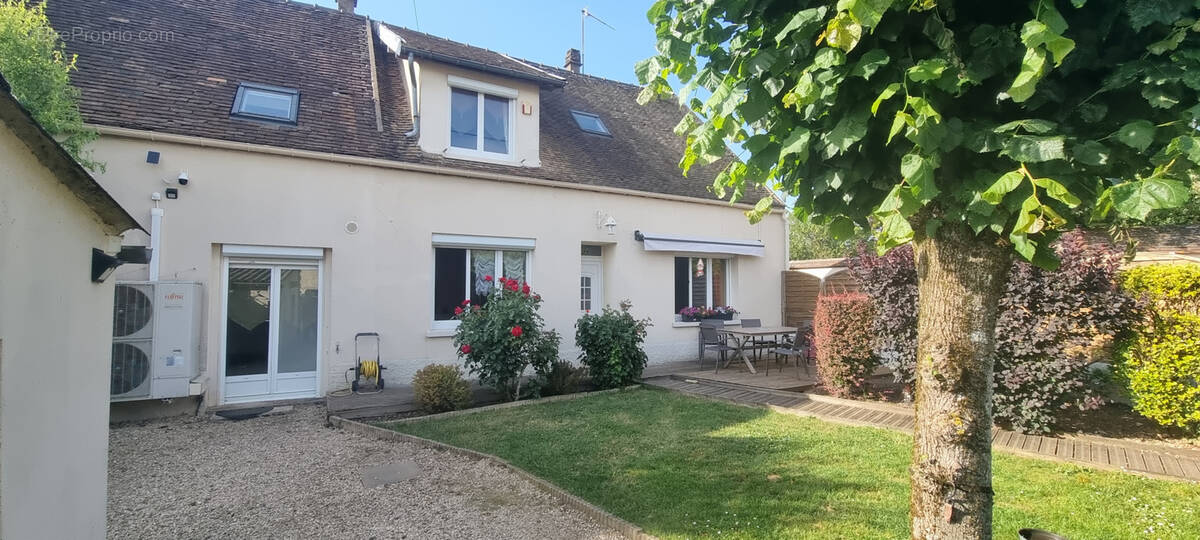 Maison à SAINT-SEROTIN