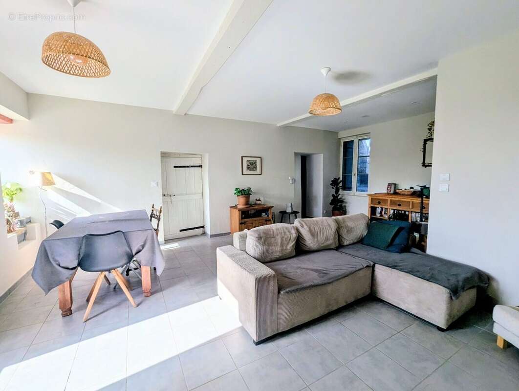 Salon/Séjour - Maison à CAMIRAN