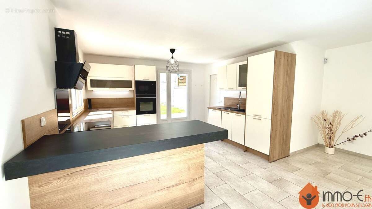 Maison à MAGNY-LE-HONGRE