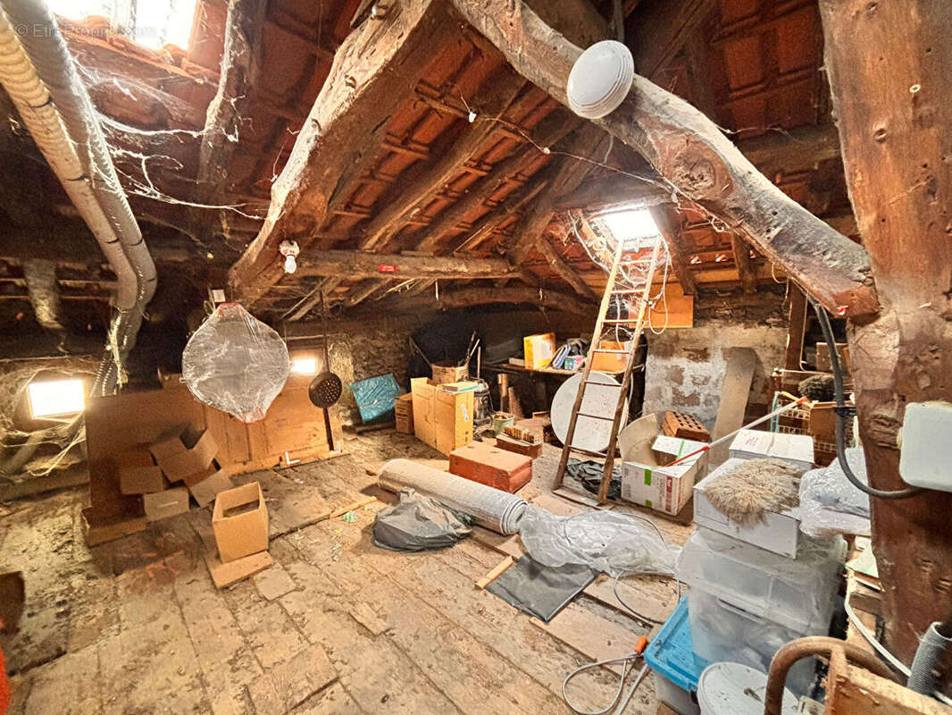 Maison à PRAT-BONREPAUX