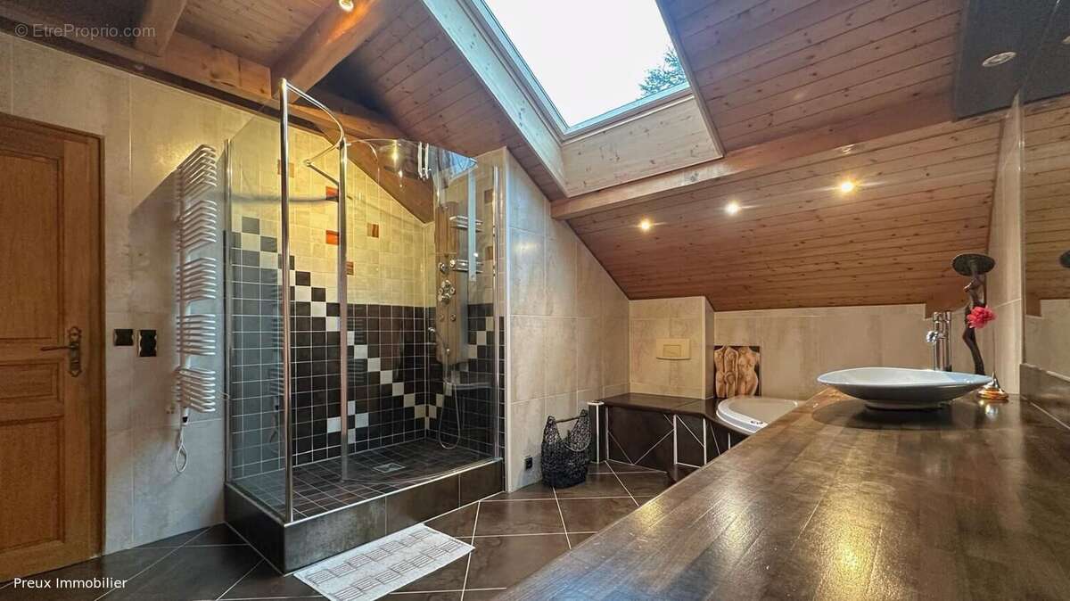 Maison à GROISY