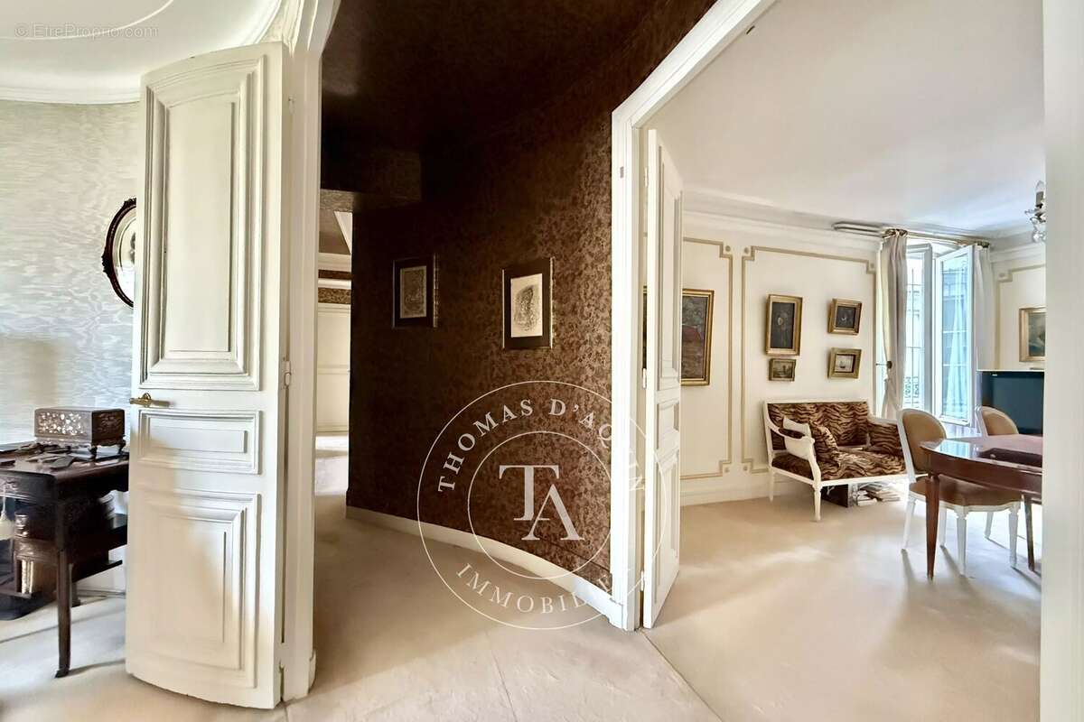 Appartement à PARIS-10E