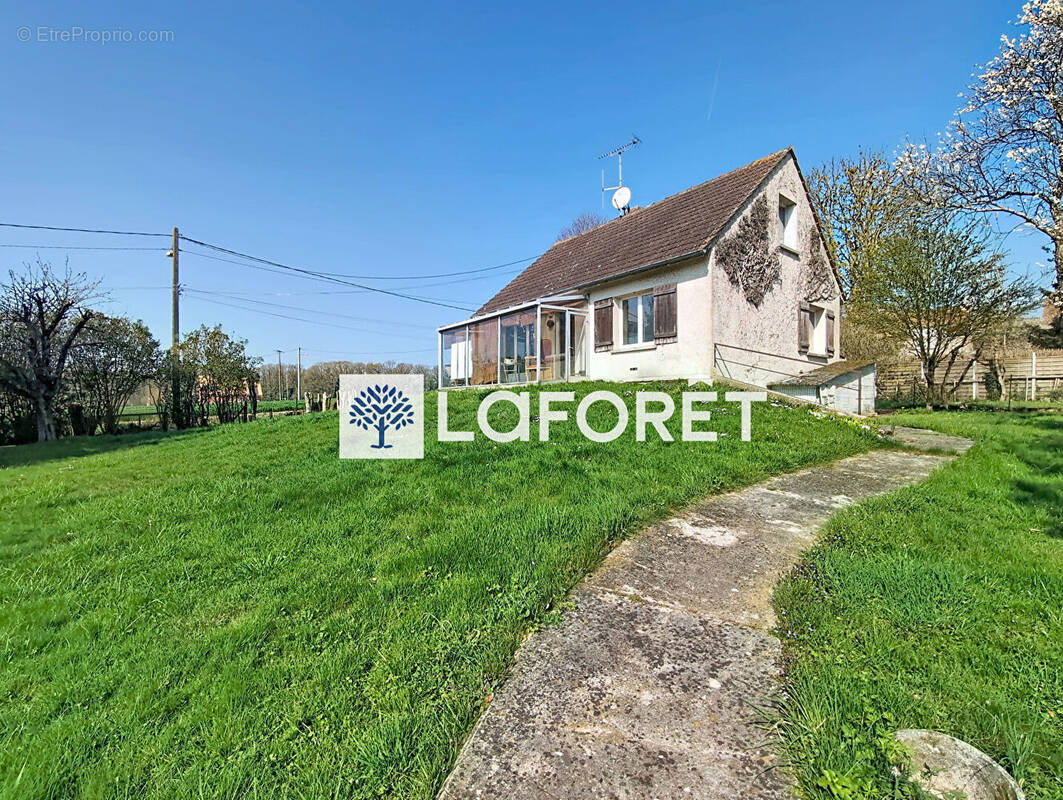 Maison à JOUY-LE-CHATEL