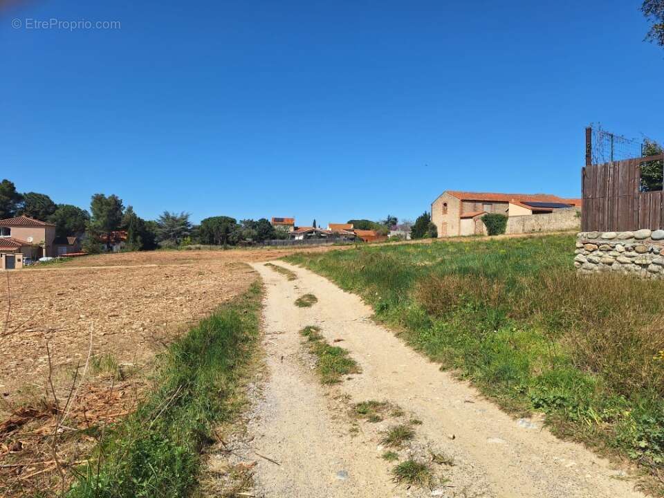 Terrain 322 m² à Villemolaque  - photo 2
