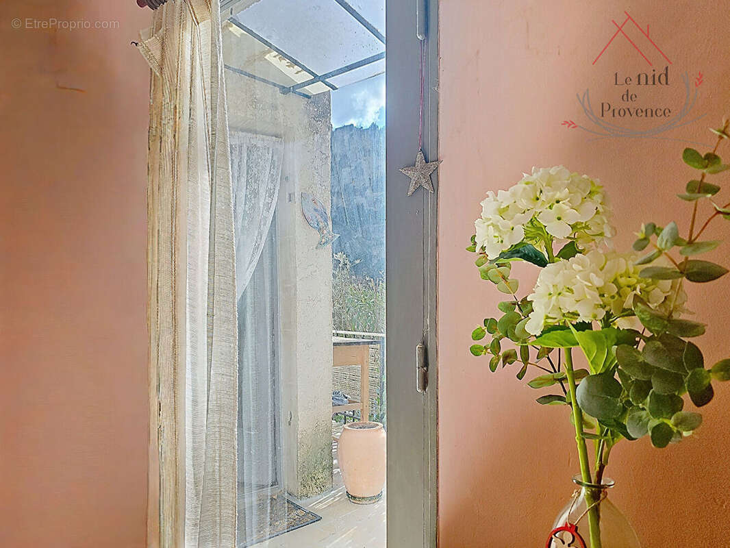 Appartement à FONTAINE-DE-VAUCLUSE