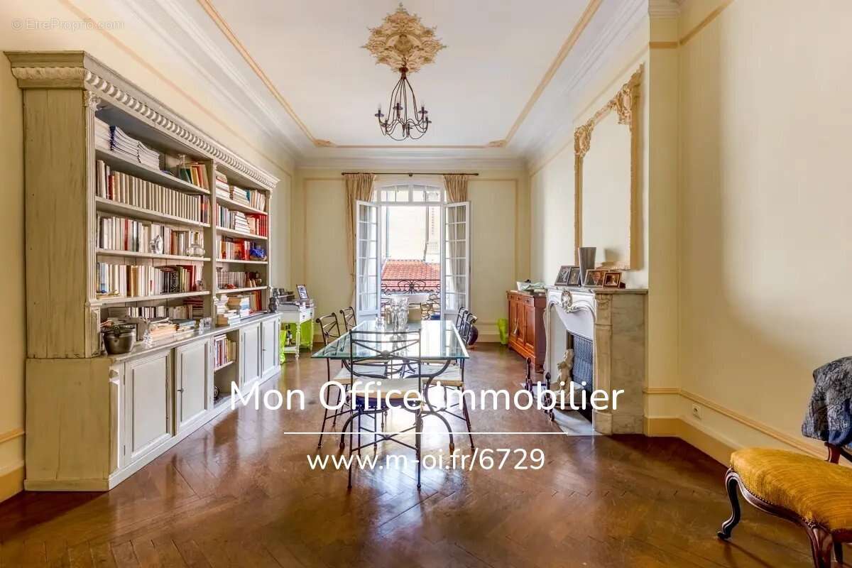 Appartement à MARSEILLE-6E