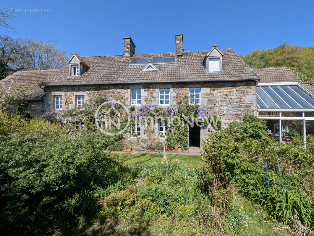 Maison à HOCQUIGNY