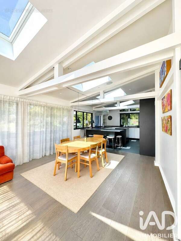 Maison 400 m² à Bougival  - photo 6